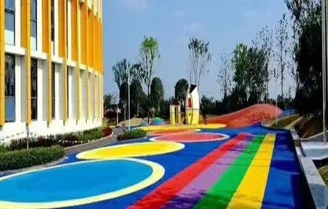 運動場塑膠地坪