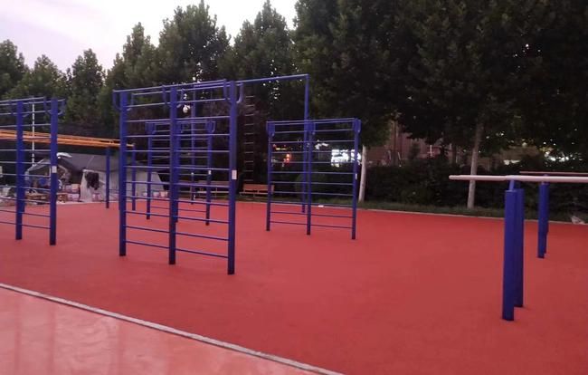 運動場塑膠地坪